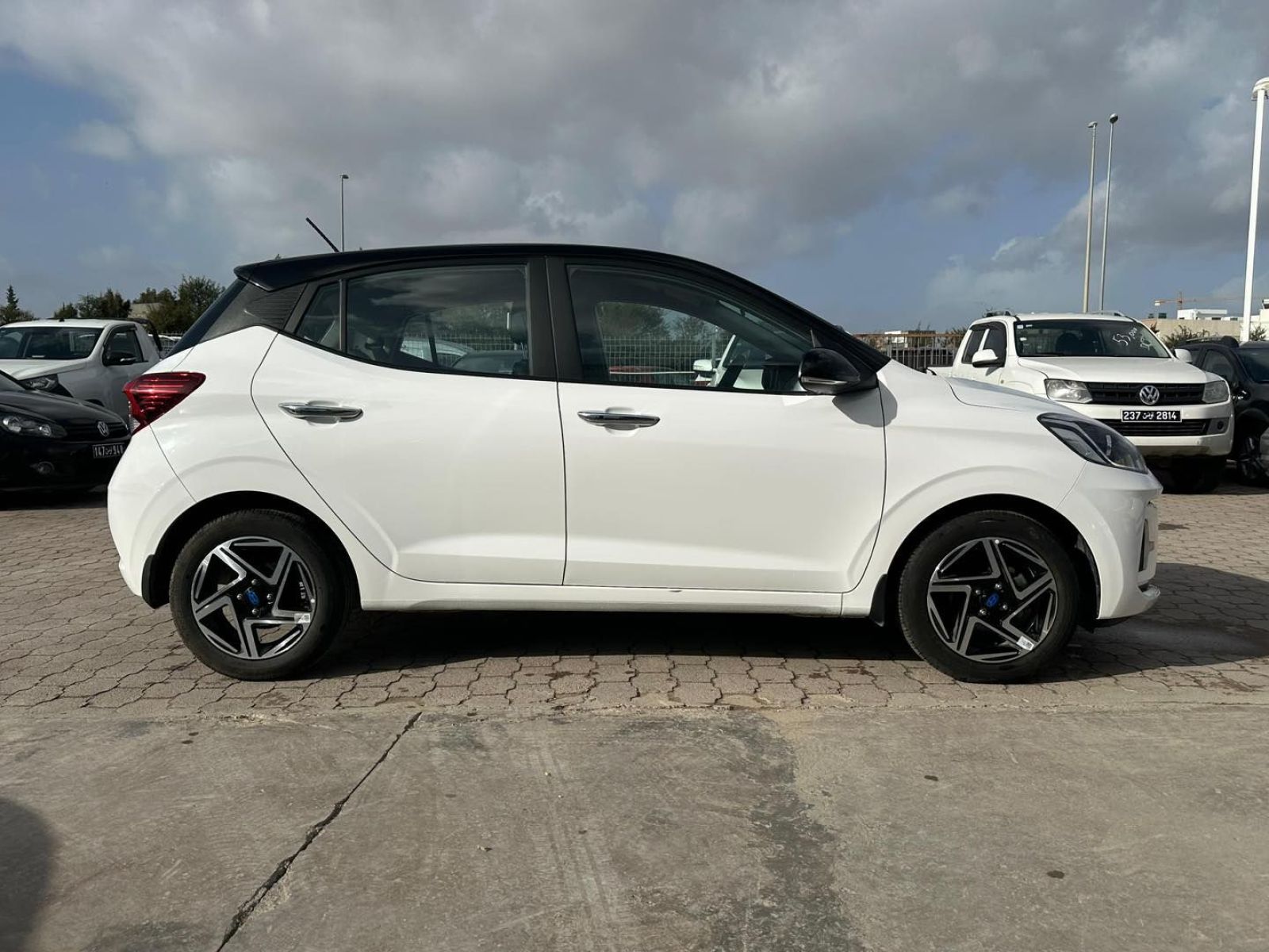 Hyundai Grand i10 High Grade à Tunis - Photo 4