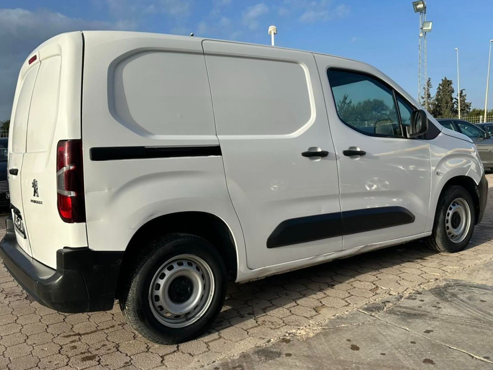 Peugeot Partner K9 à Ben Arous - Photo 5