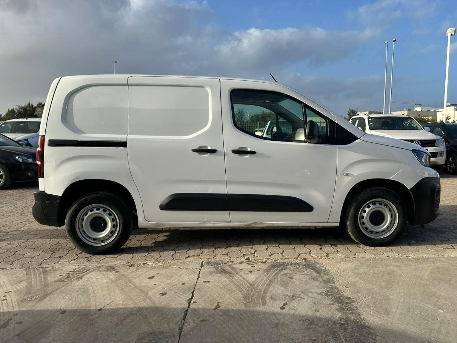 Peugeot Partner K9 à Ben Arous - Photo 4