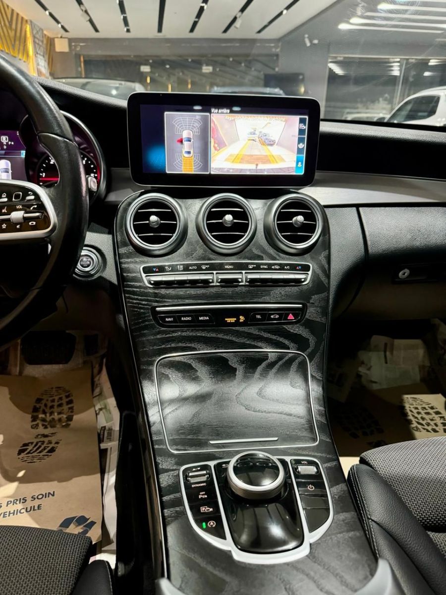 Mercedes-Benz Classe C AMG à Tunis - Photo 18