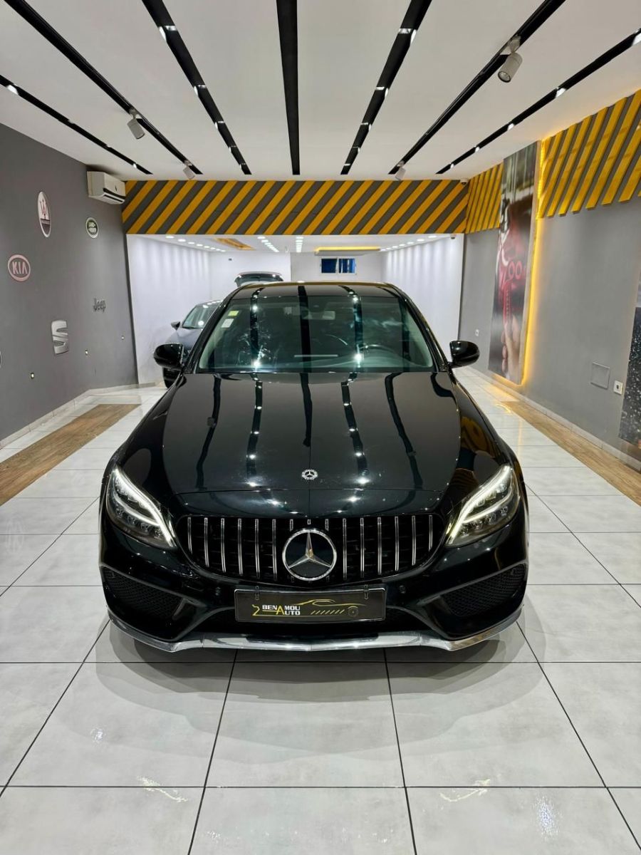 Mercedes-Benz Classe C AMG à Tunis - Photo 1