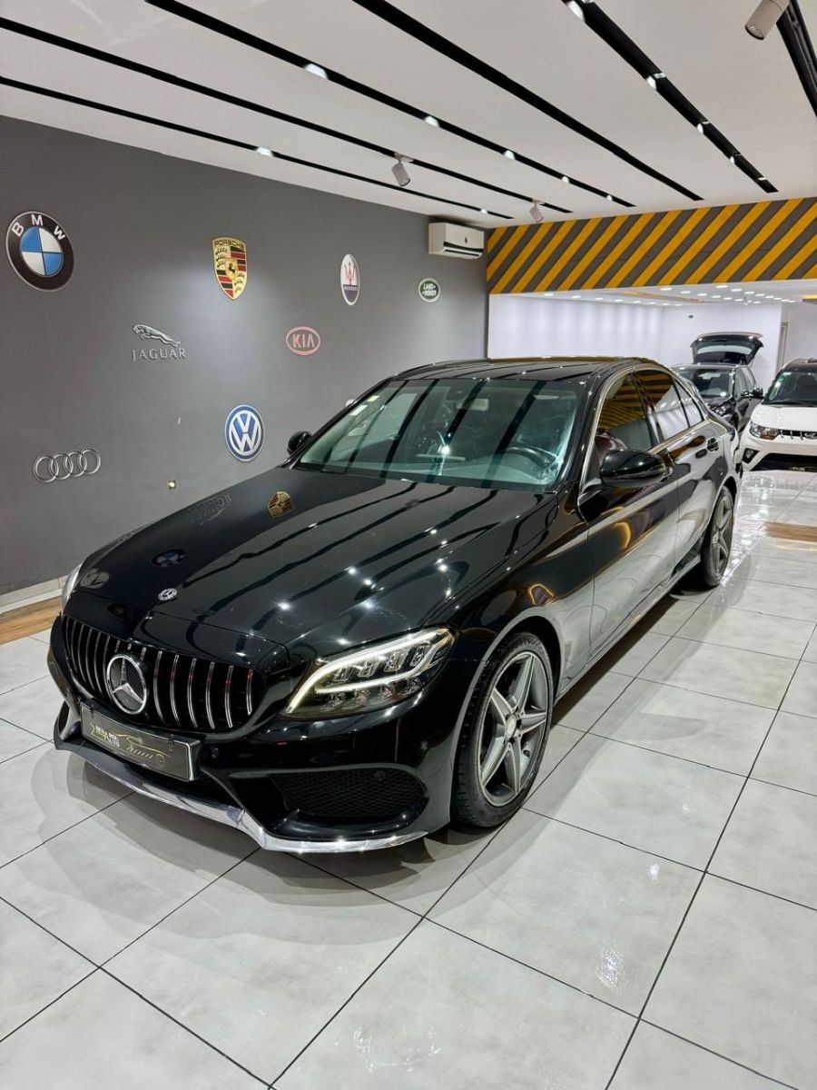 Mercedes-Benz Classe C AMG à Tunis - Photo 2