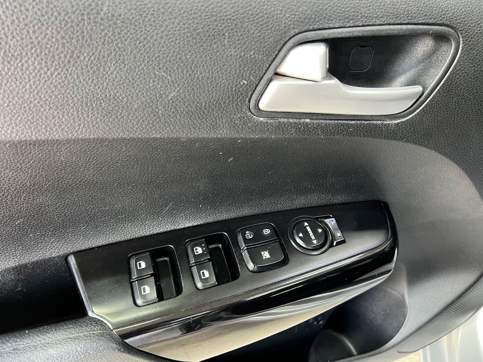 KIA Picanto à Tunis - Photo 18