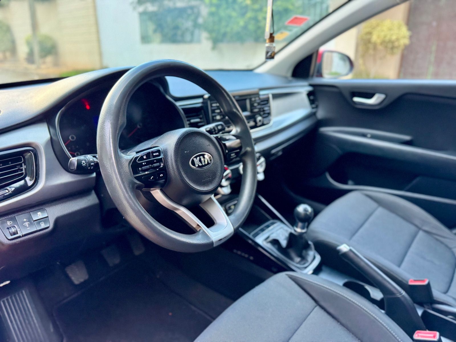 KIA Rio 5p GT-Line à Tunis - Photo 14