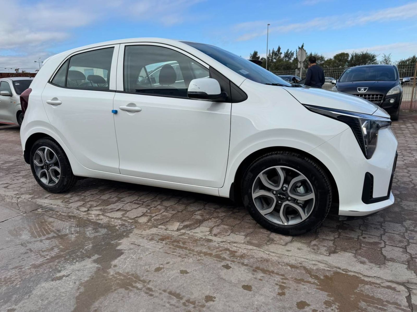KIA Picanto 1 ère main à Ariana - Photo 3