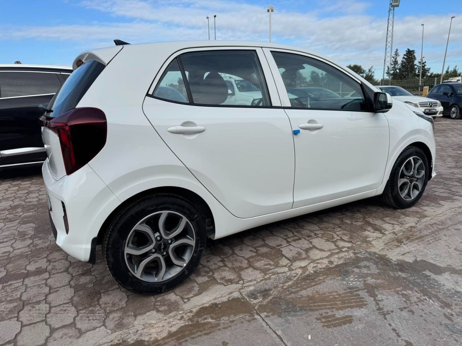 KIA Picanto 1 ère main à Ariana - Photo 5