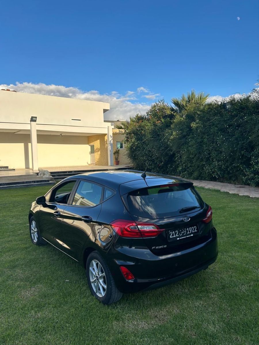 Ford Fiesta Titanium à Ben Arous - Photo 1