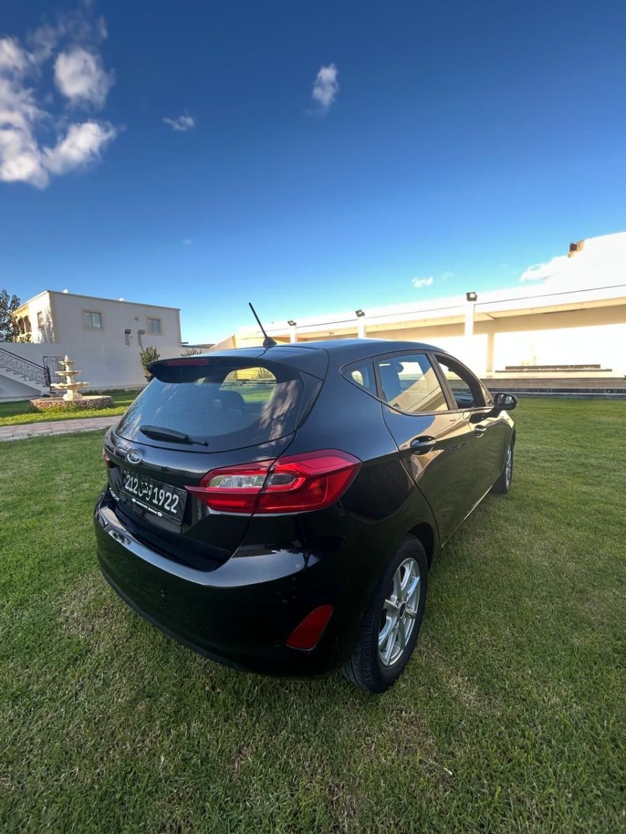Ford Fiesta Titanium à Ben Arous - Photo 3