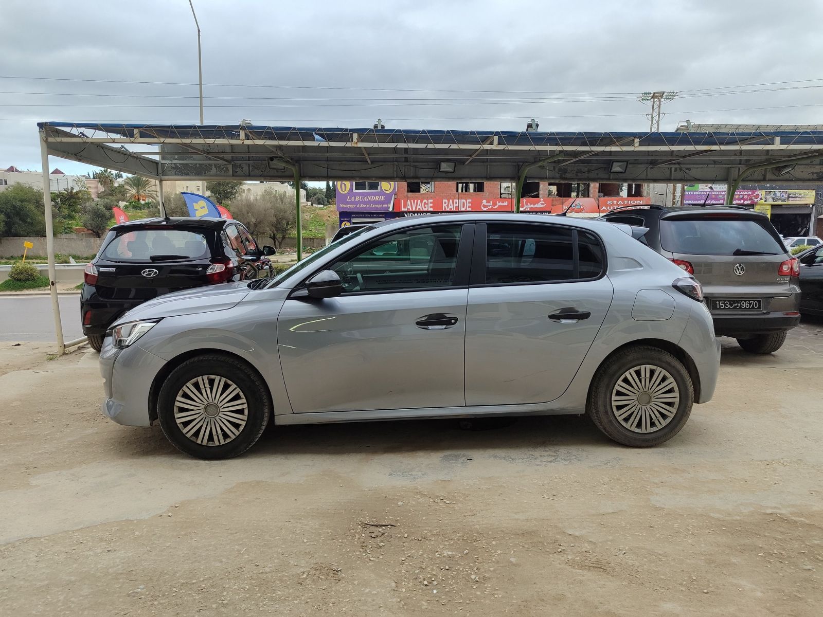 Peugeot 208 à Ben Arous - Photo 1