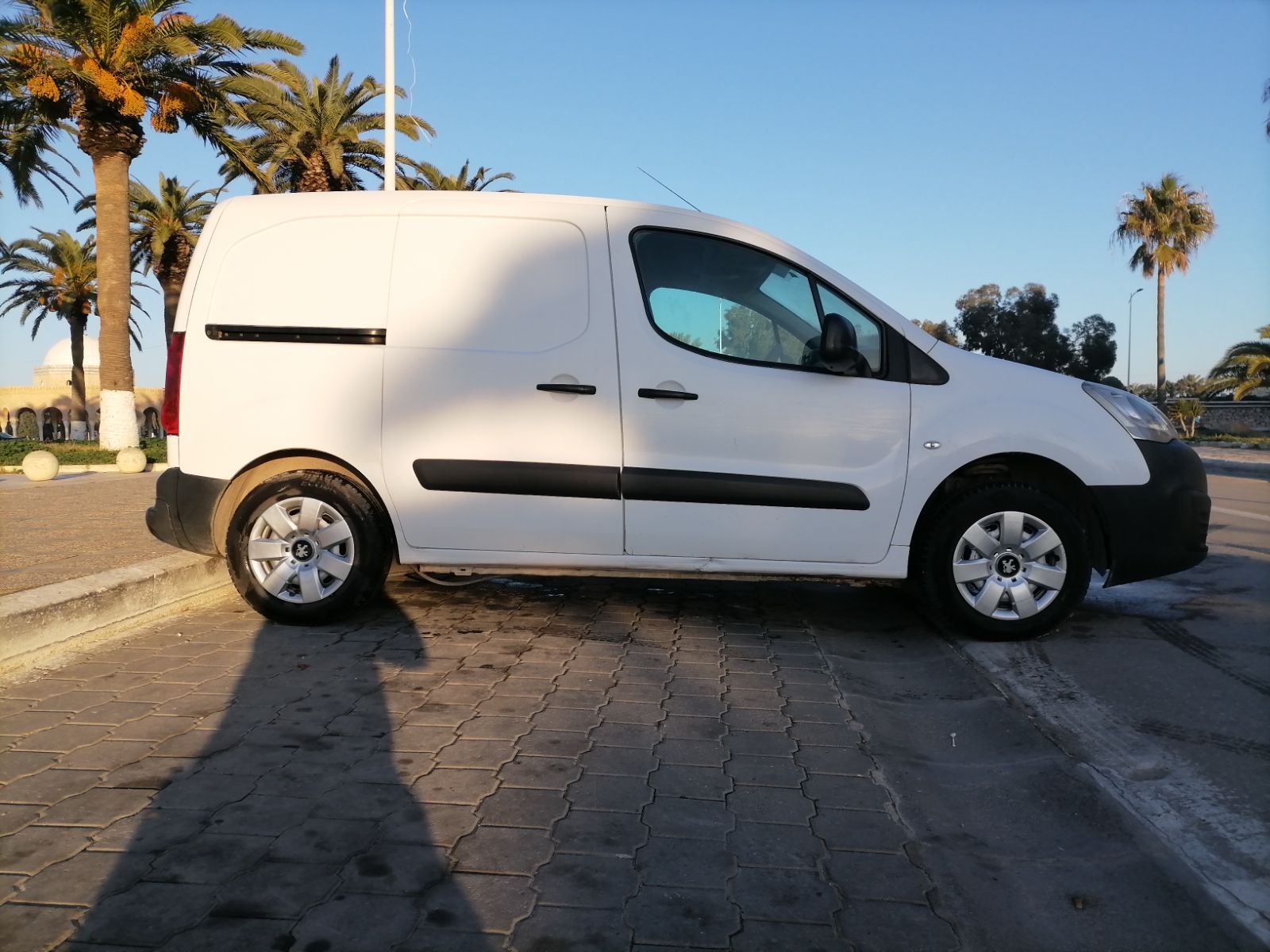Peugeot Partner à Tunis - Photo 1