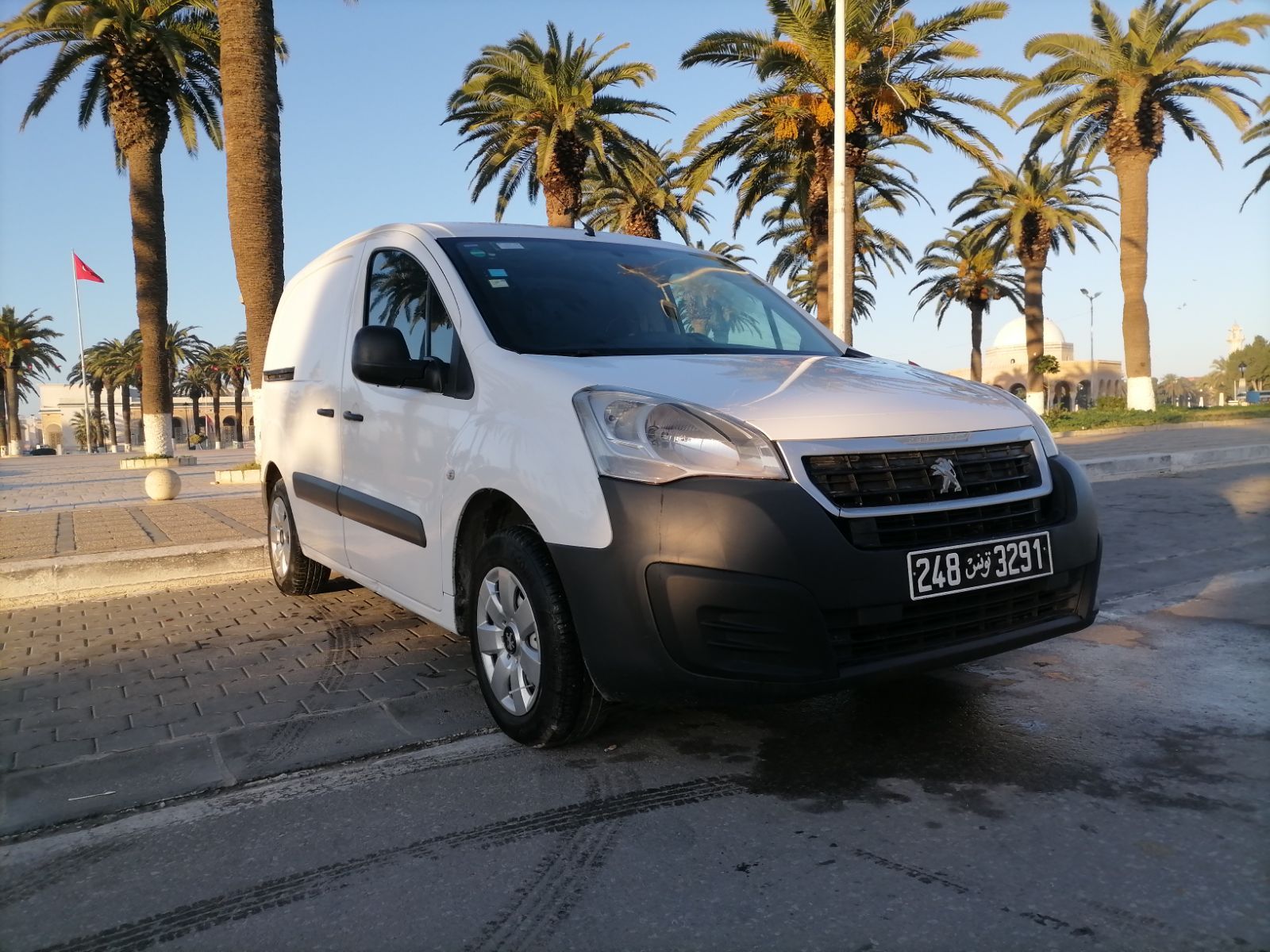 Peugeot Partner à Tunis - Photo 2