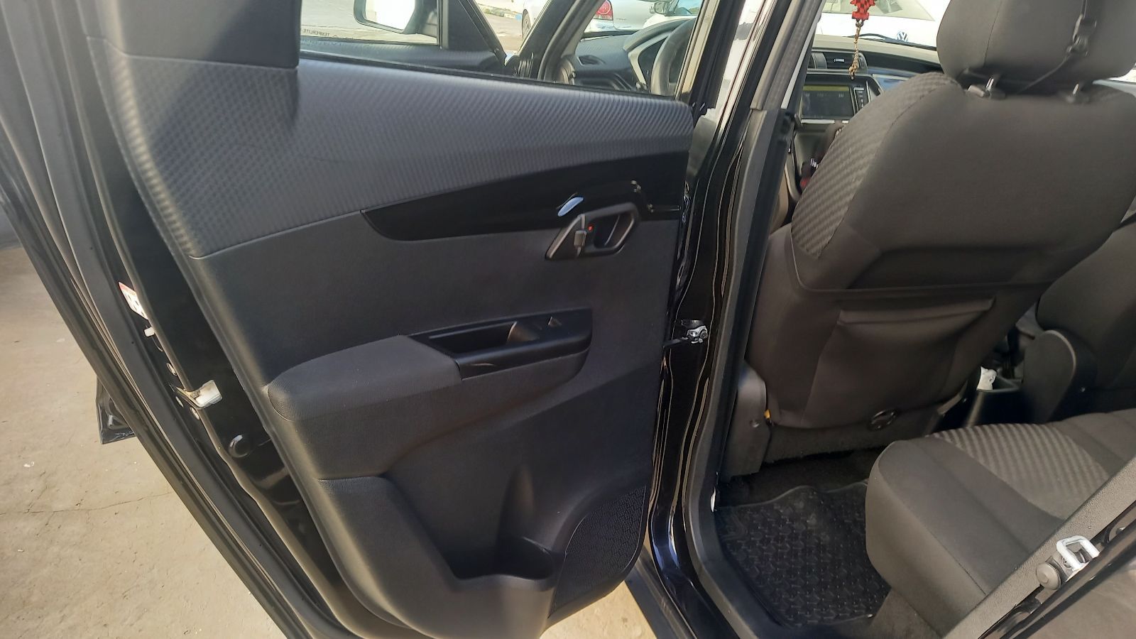 Mahindra KUV 100 K6+ à Nabeul - Photo 3