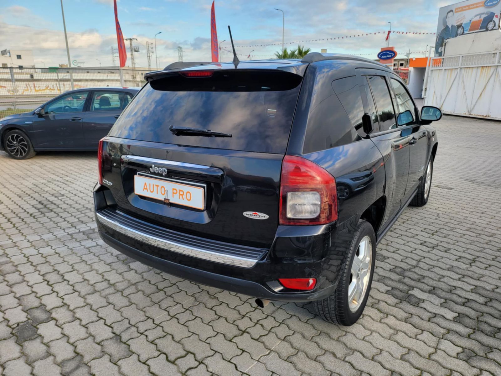 Jeep Compass à Tunis - Photo 2