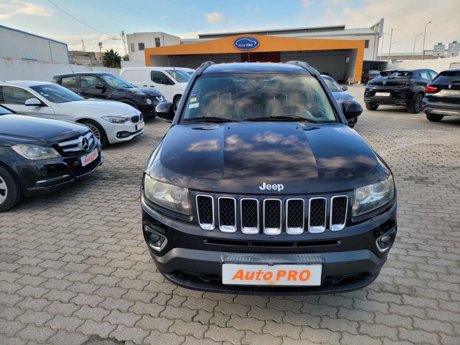 Jeep Compass à Tunis - Photo 1