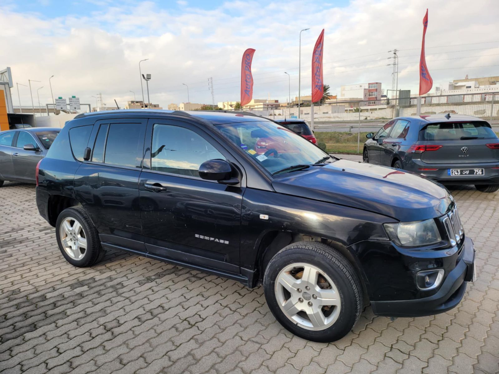 Jeep Compass à Tunis - Photo 11