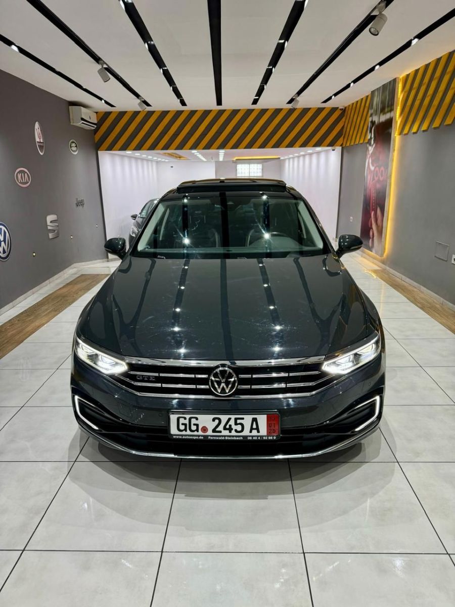 Volkswagen Passat R-Line à Ariana - Photo 1