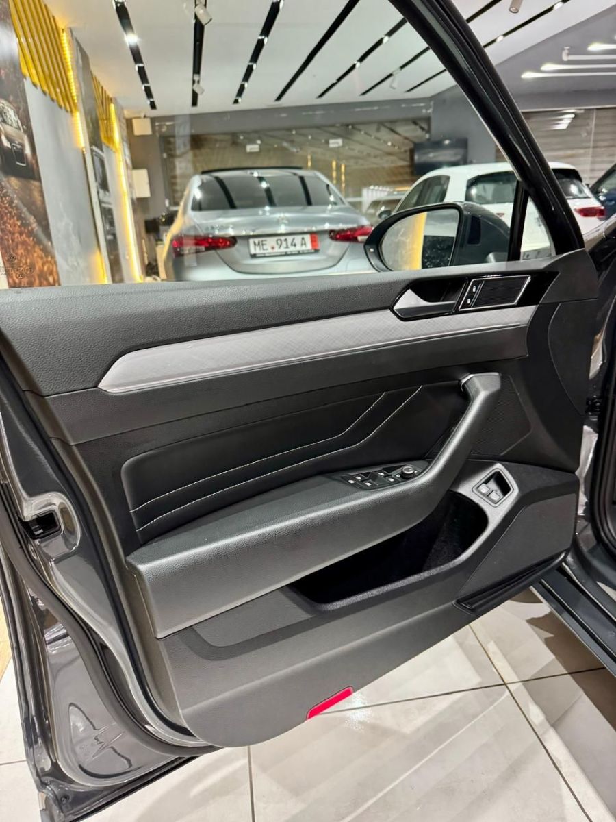 Volkswagen Passat R-Line à Ariana - Photo 23