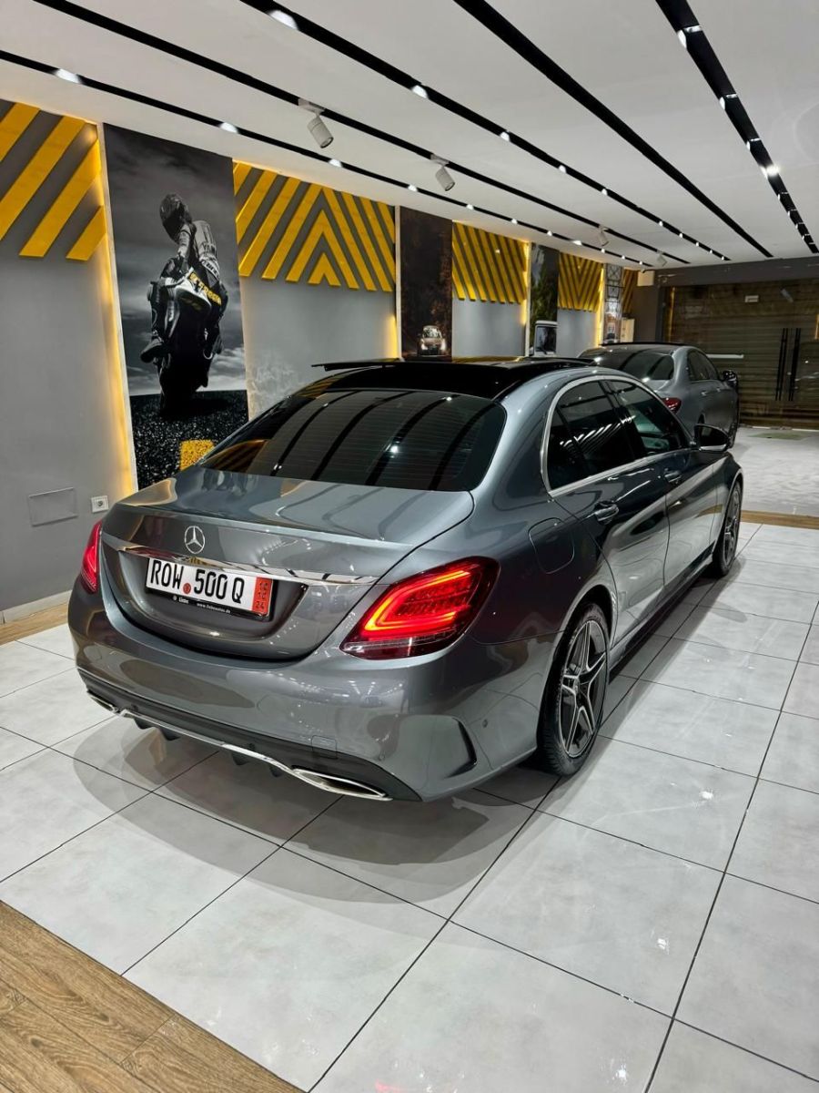 Mercedes-Benz Classe C à Tunis - Photo 4