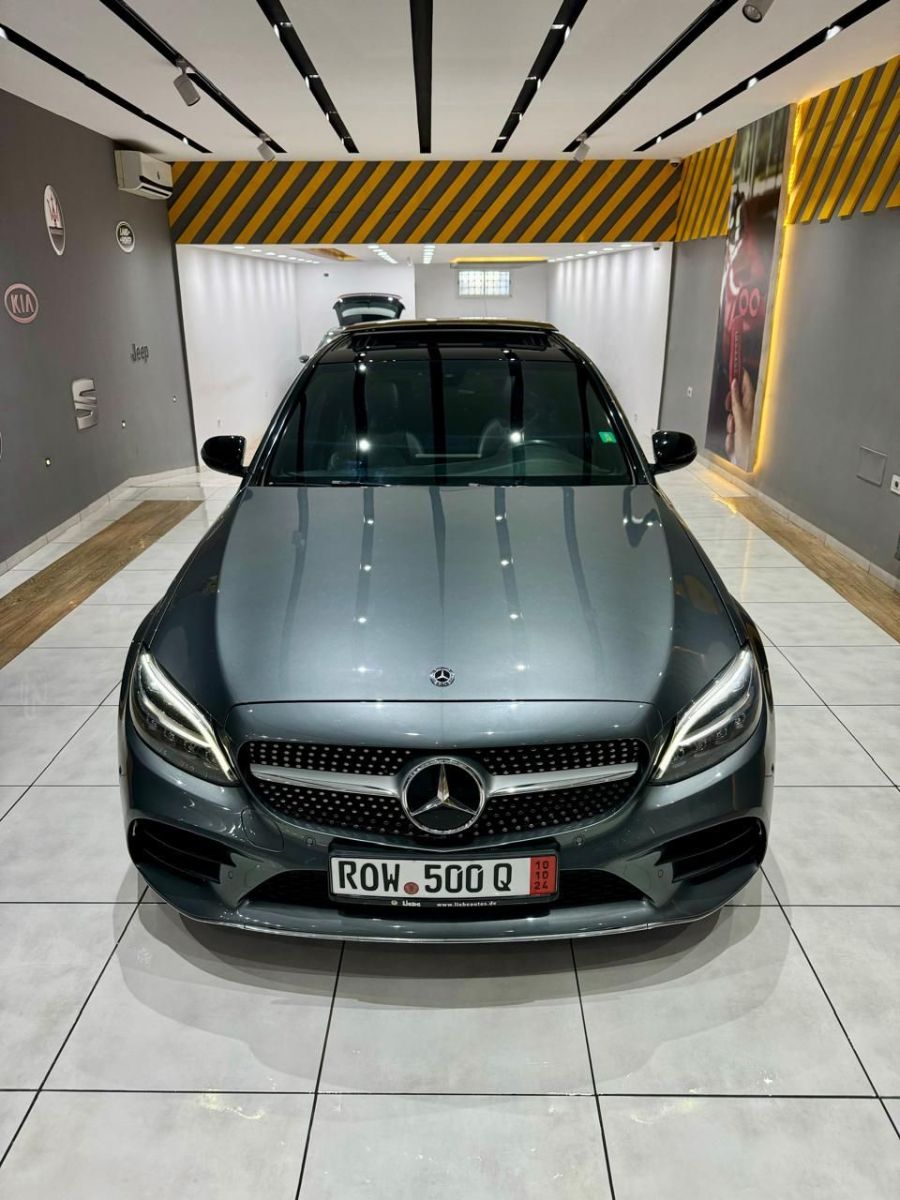 Mercedes-Benz Classe C à Tunis - Photo 1