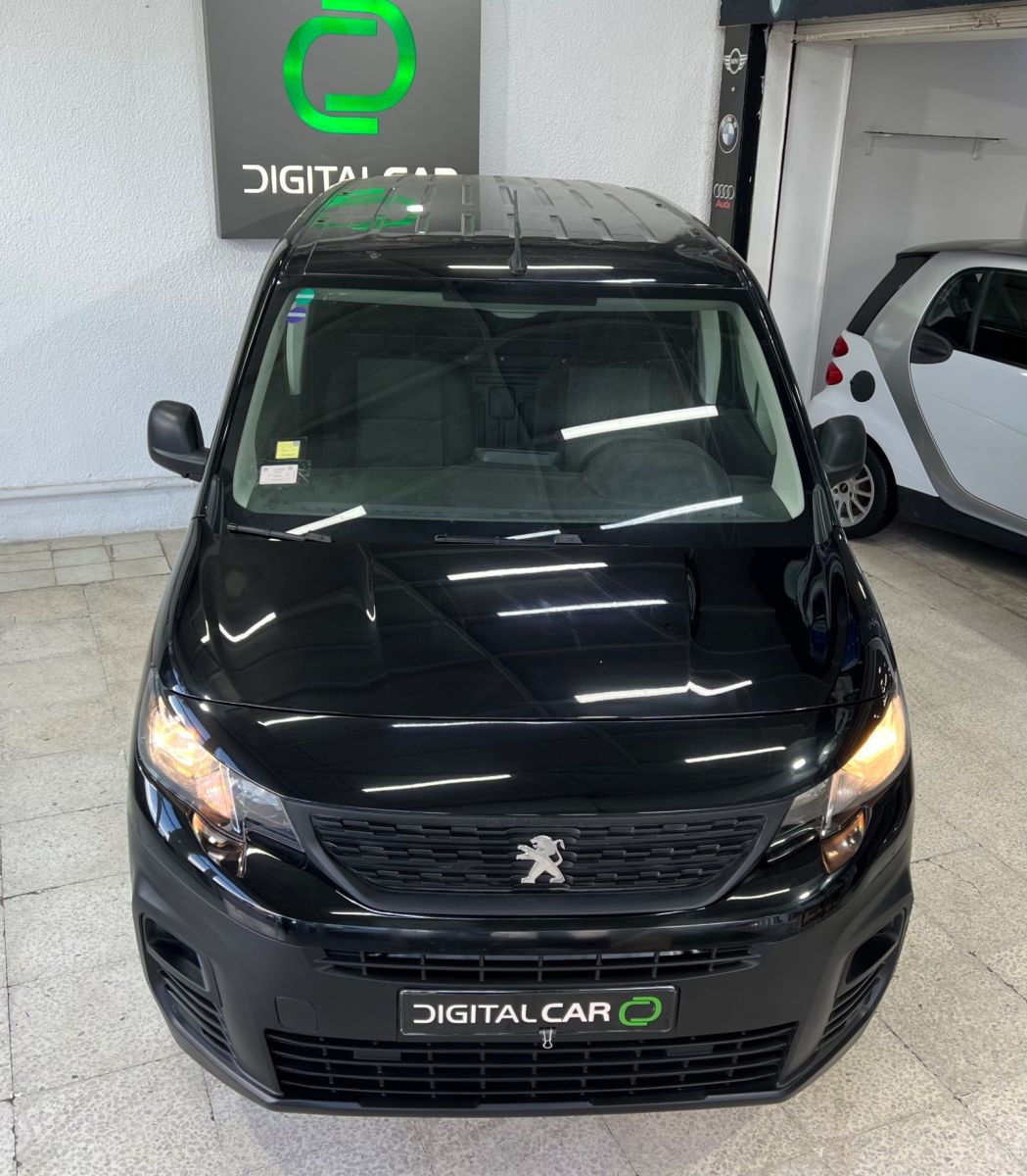 Peugeot Partner à Ben Arous - Photo 4