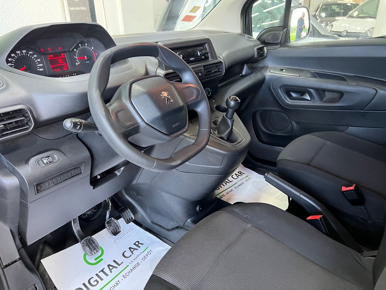 Peugeot Partner à Ben Arous - Photo 20