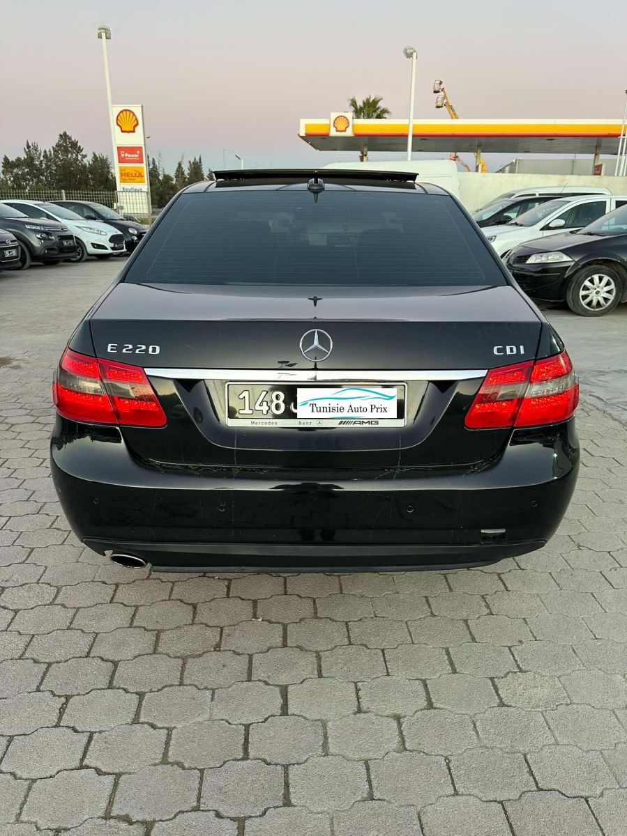 Mercedes-Benz Classe E à Tunis - Photo 13