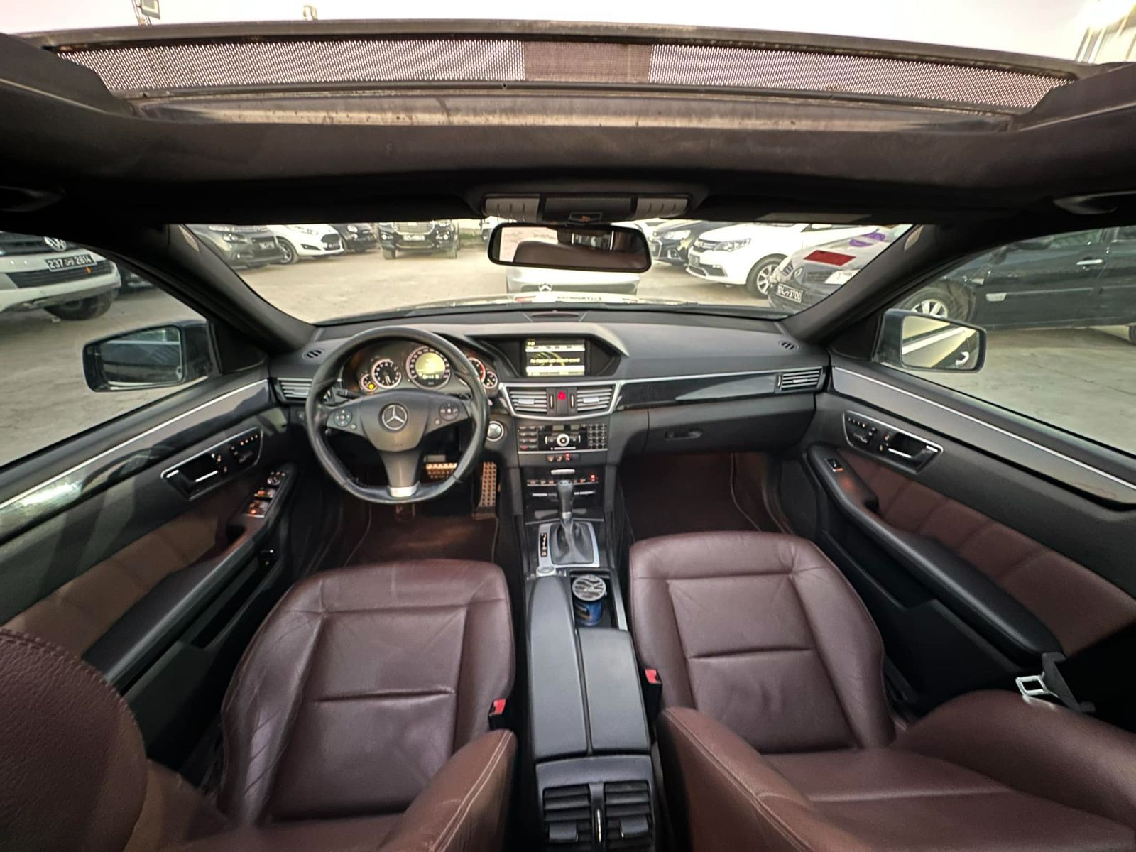 Mercedes-Benz Classe E à Tunis - Photo 9