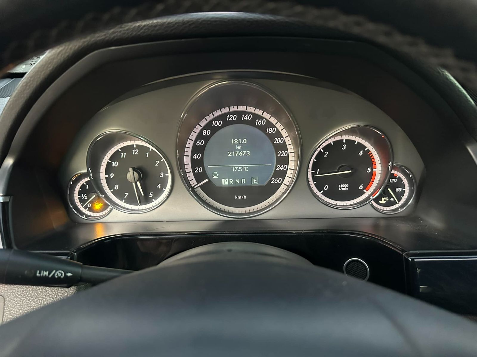 Mercedes-Benz Classe E à Tunis - Photo 11