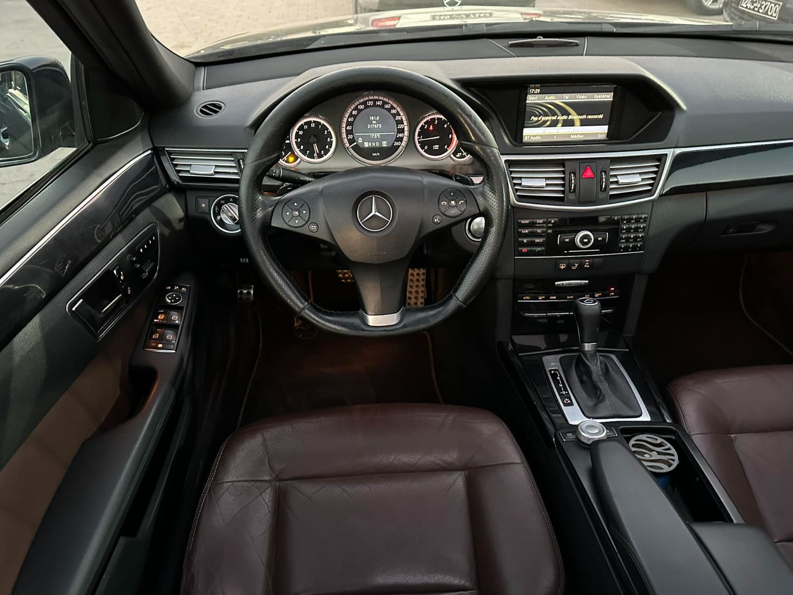 Mercedes-Benz Classe E à Tunis - Photo 8