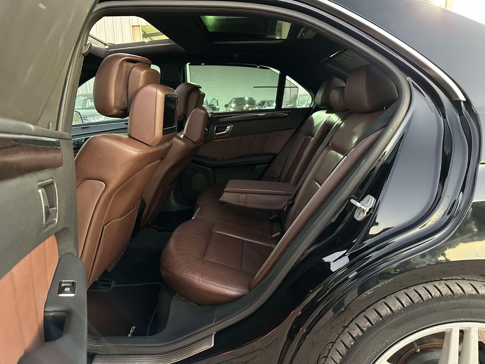 Mercedes-Benz Classe E à Tunis - Photo 7