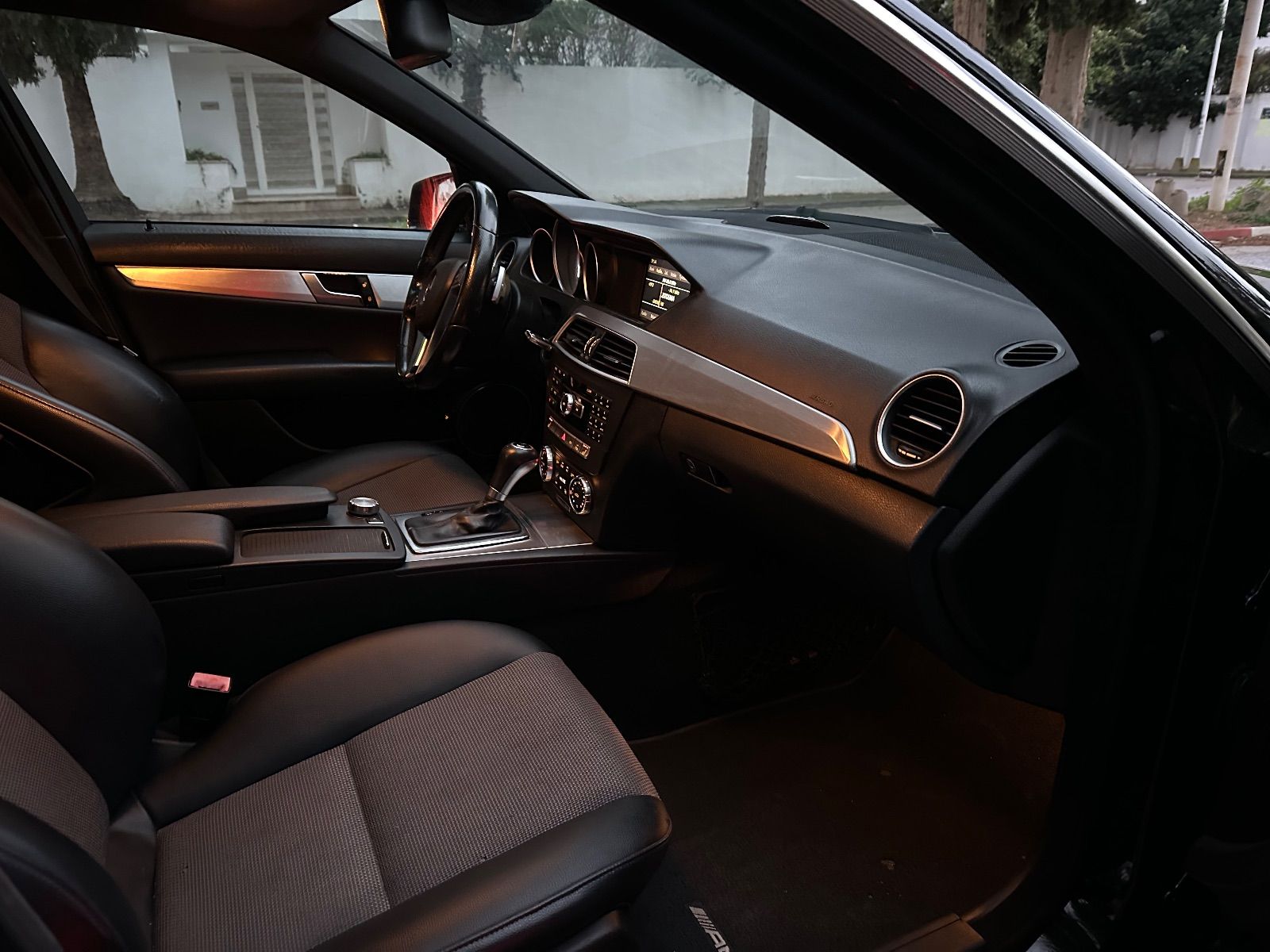 Mercedes-Benz Classe C Avantgarde à Ariana - Photo 9