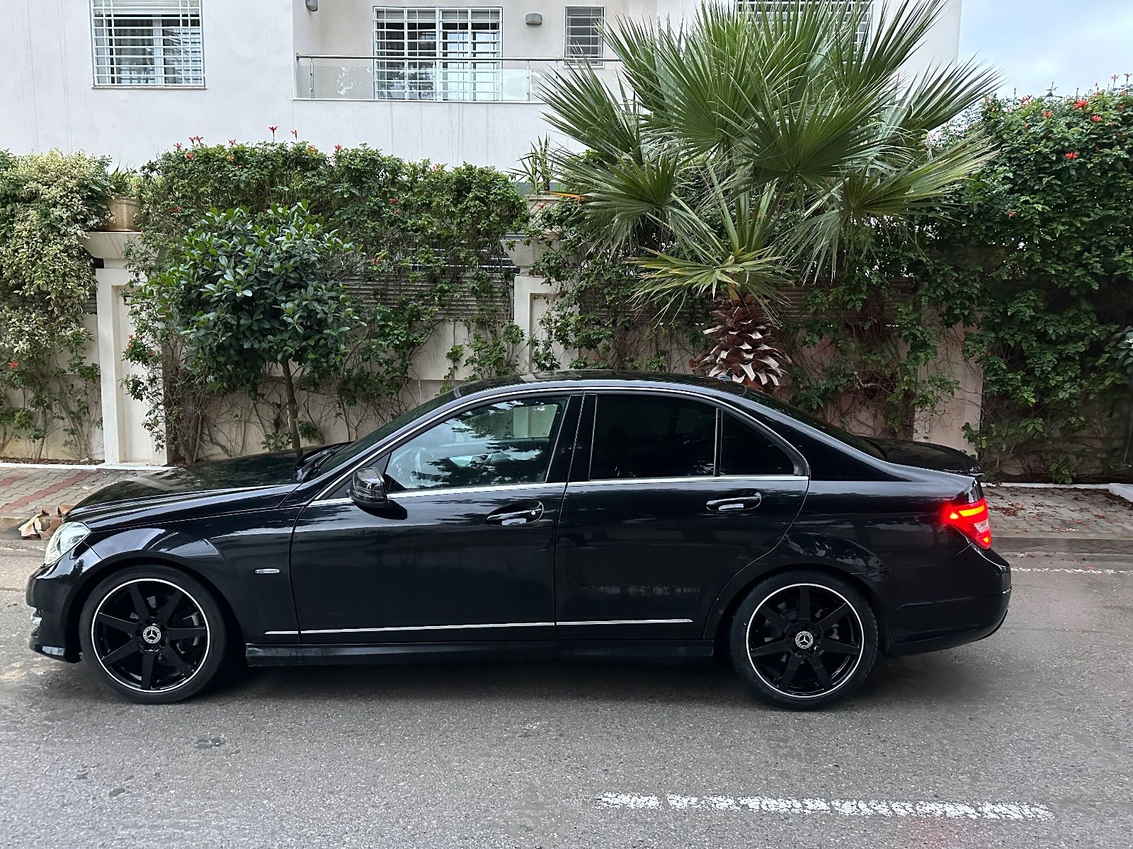 Mercedes-Benz Classe C Avantgarde à Ariana - Photo 14