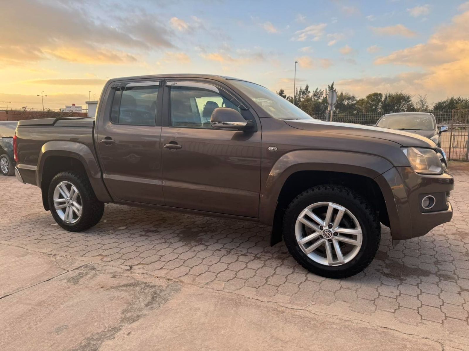 Volkswagen Amarok à Ben Arous - Photo 3