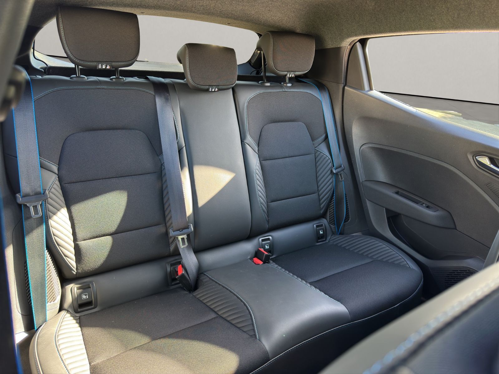 Renault Clio à Tunis - Photo 17