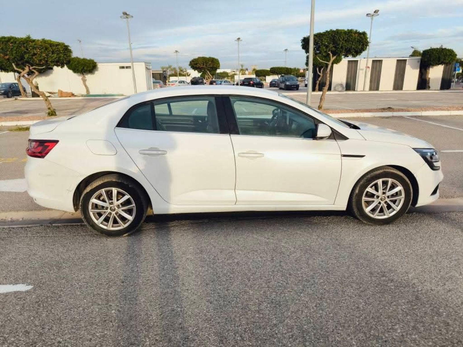 Renault Megane à Bizerte - Photo 1