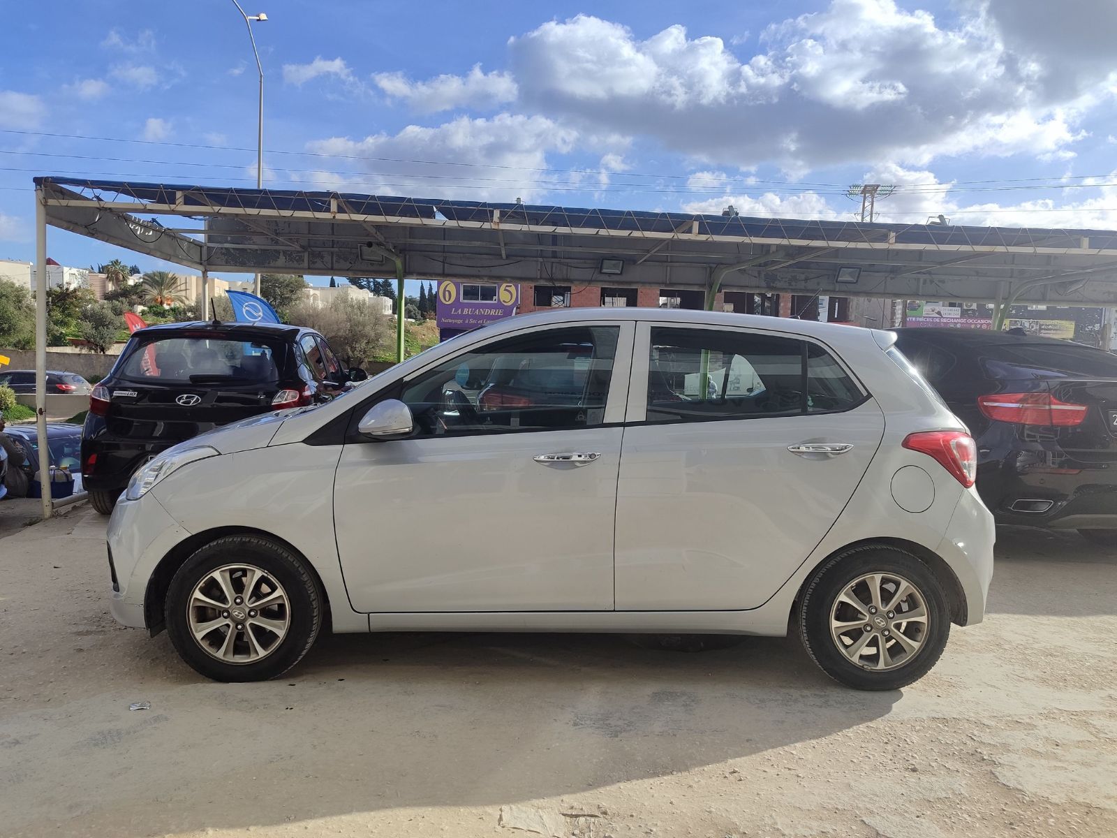 Hyundai Grand i10 à Nabeul - Photo 1