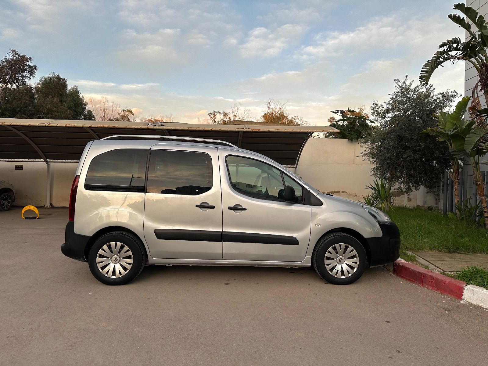 Citroën Berlingo Live à Mahdia - Photo 3