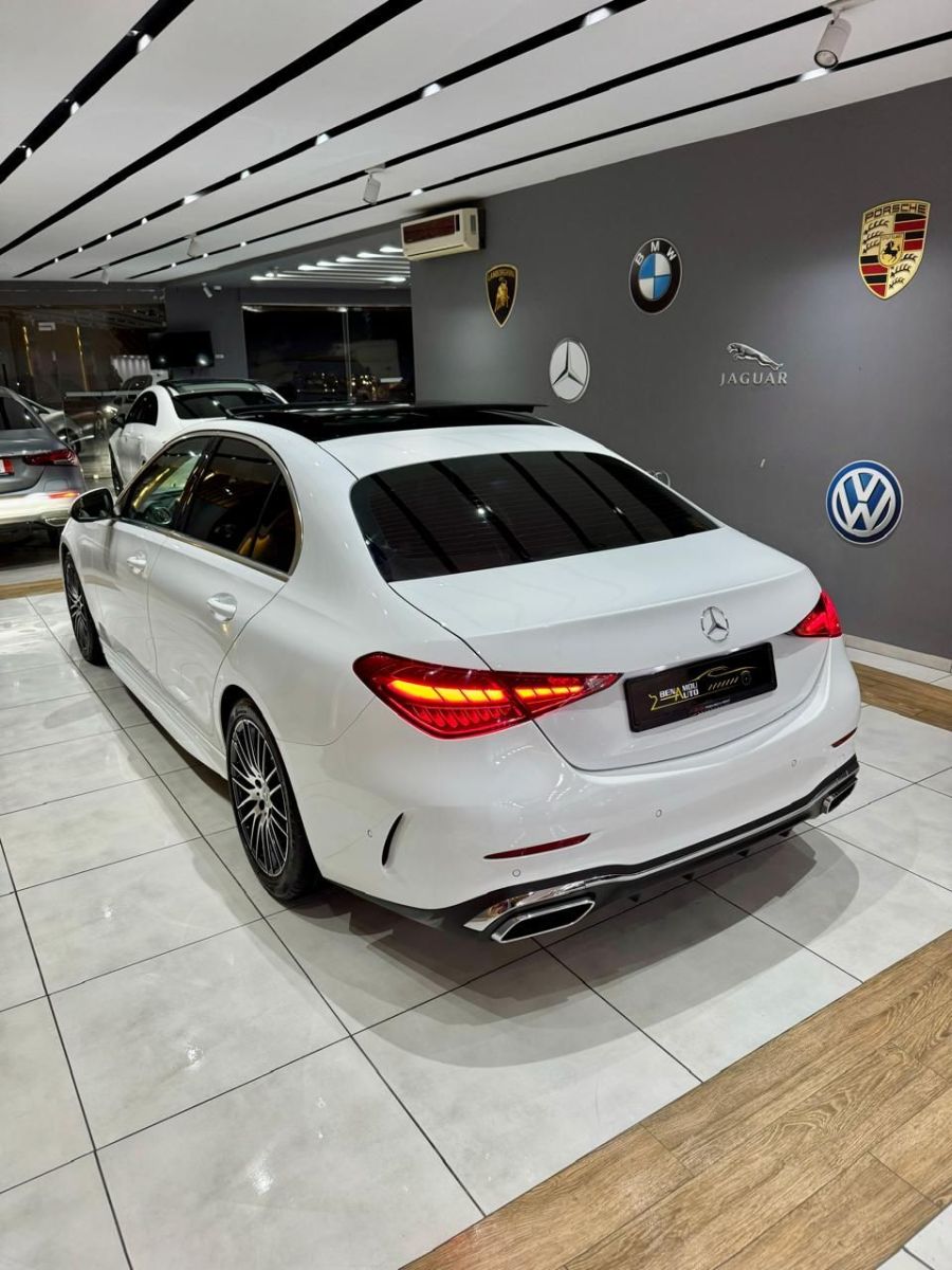 Mercedes-Benz Classe C à Ben Arous - Photo 1