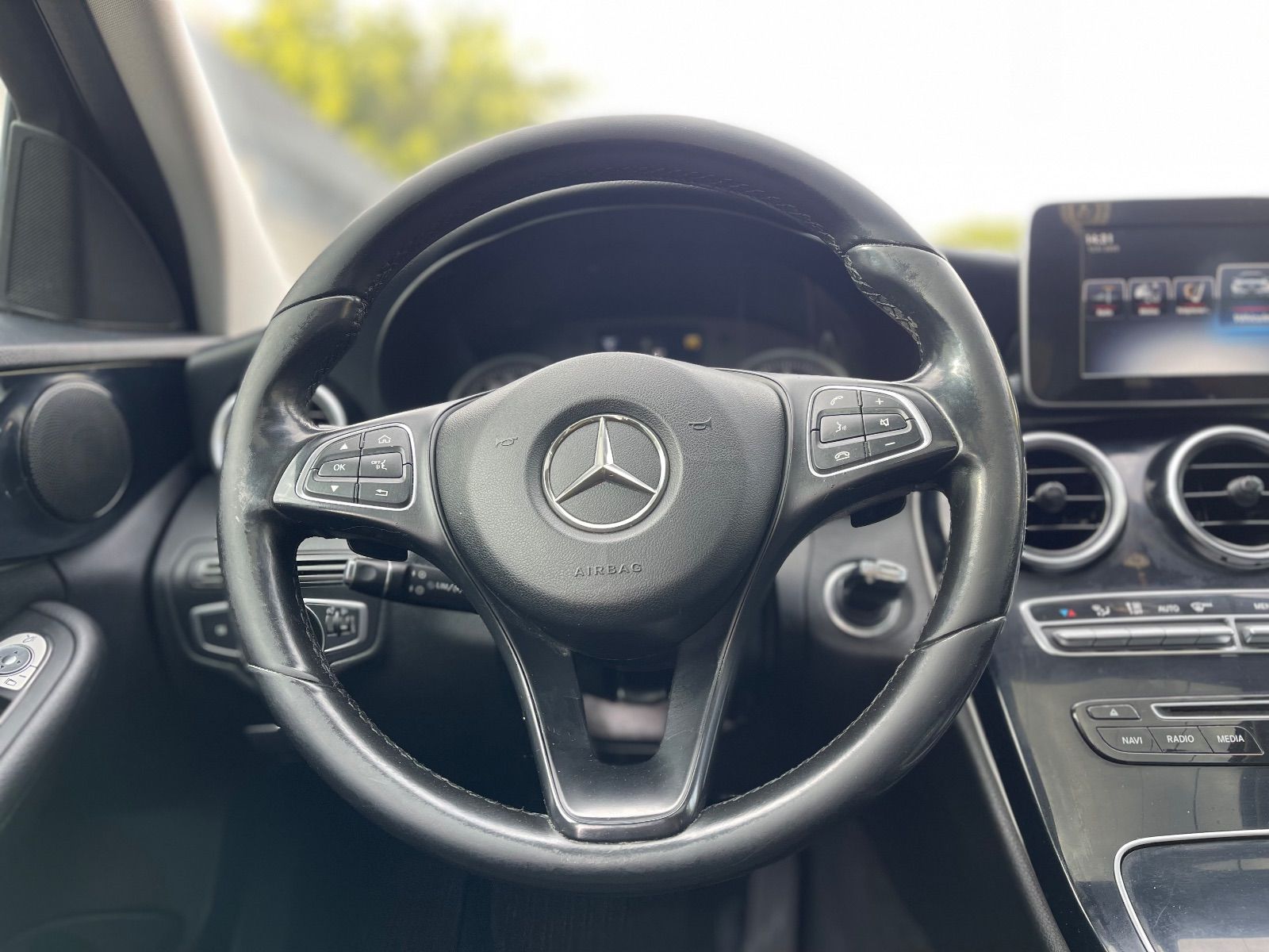 Mercedes-Benz Classe C à Tunis - Photo 17