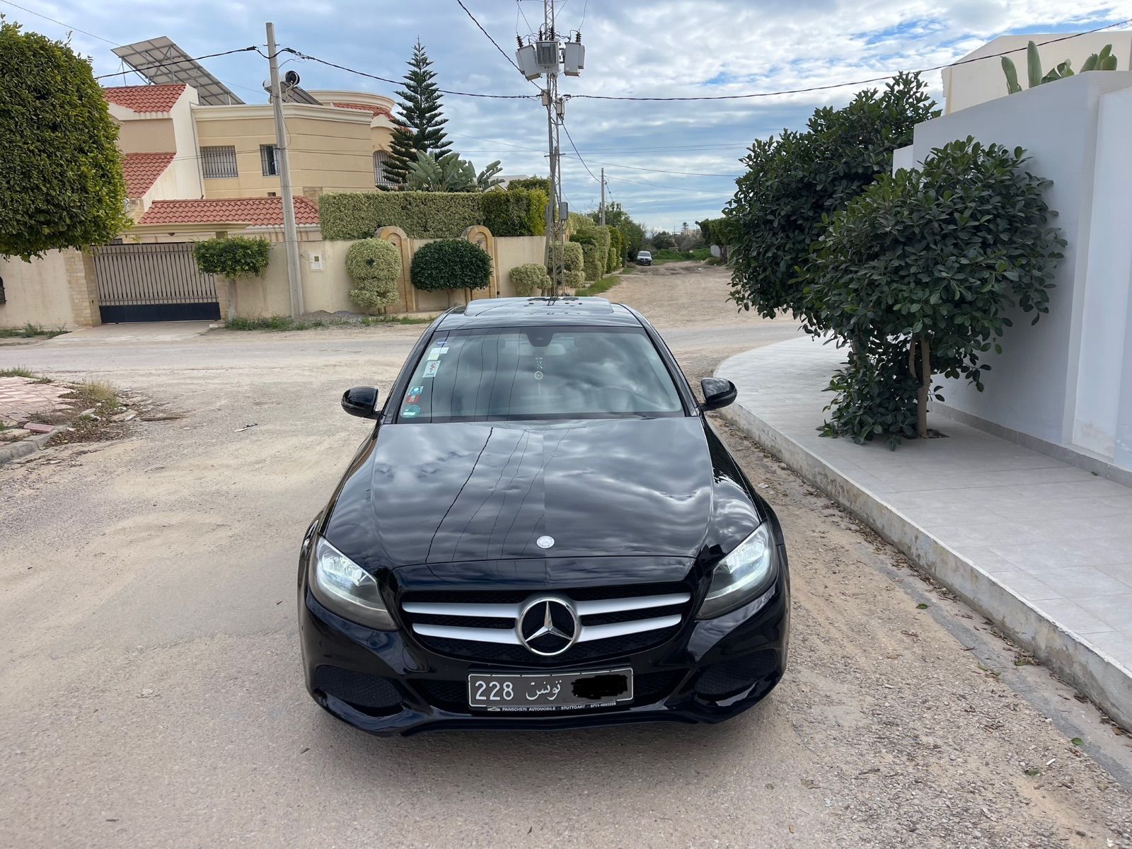 Mercedes-Benz Classe C à Tunis - Photo 1