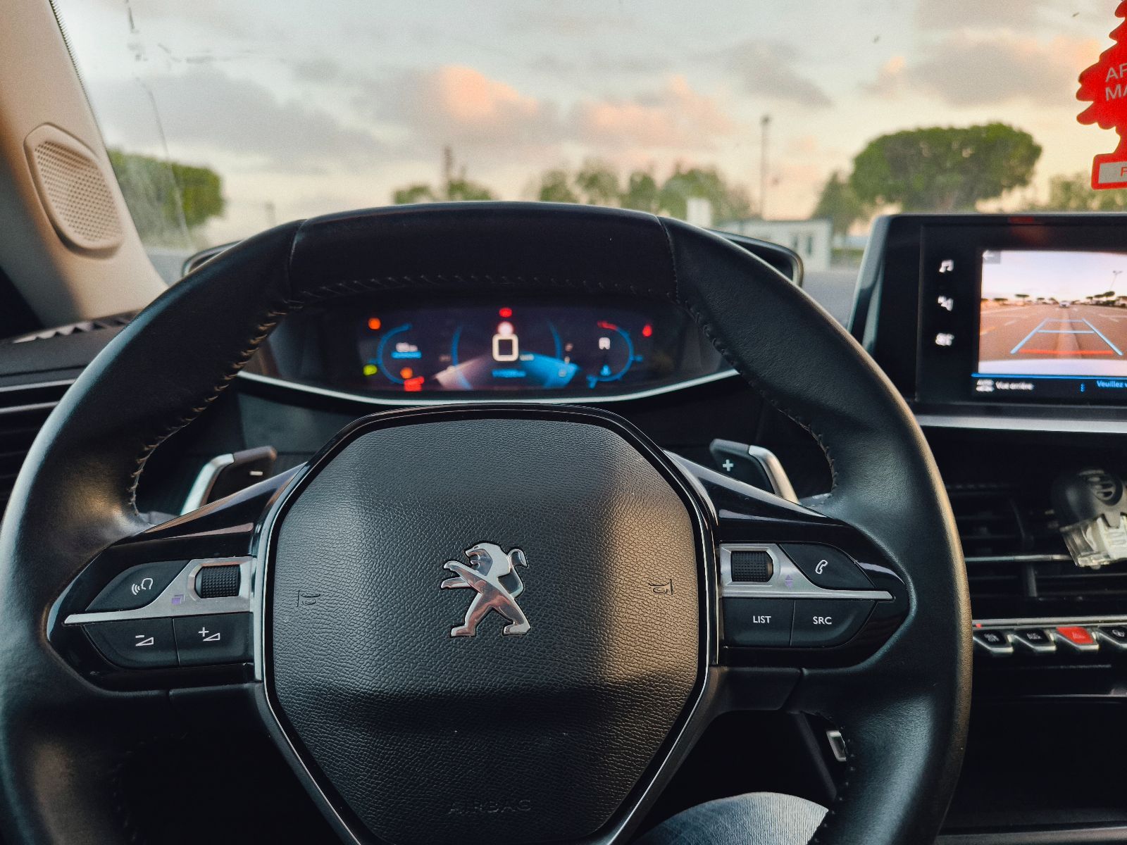 Peugeot 2008 Allure Blanc Nacré à Tunis - Photo 16
