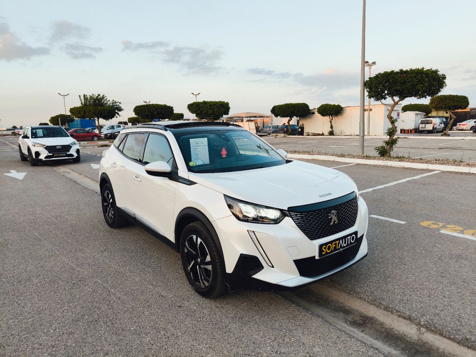 Peugeot 2008 Allure Blanc Nacré à Tunis - Photo 8