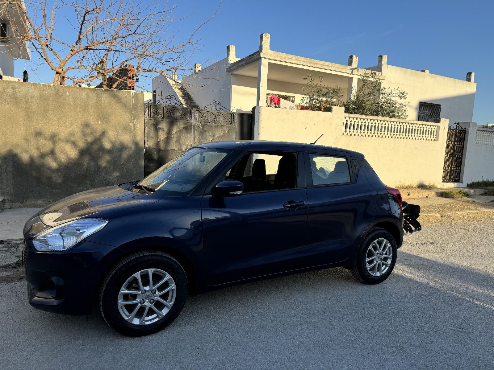 Suzuki Swift à Tunis - Photo 1