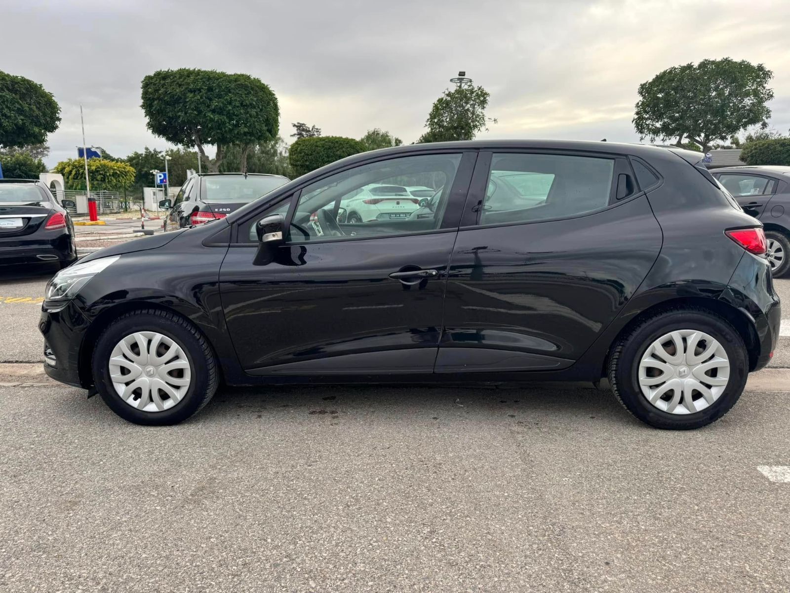 Renault Clio 1.0L à Ben Arous - Photo 1