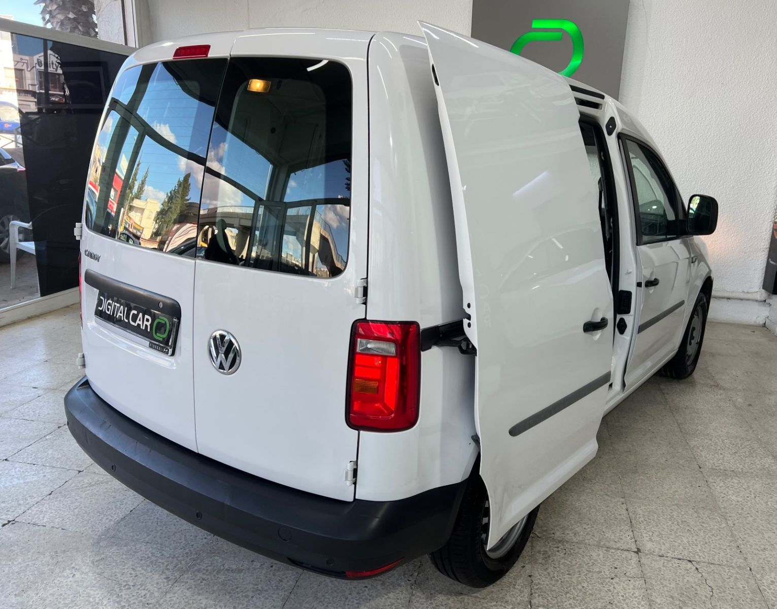 Volkswagen Caddy à Mahdia - Photo 12