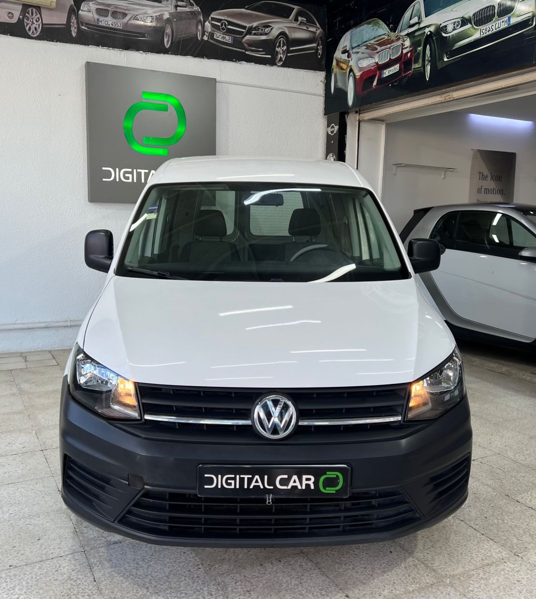 Volkswagen Caddy à Mahdia - Photo 2