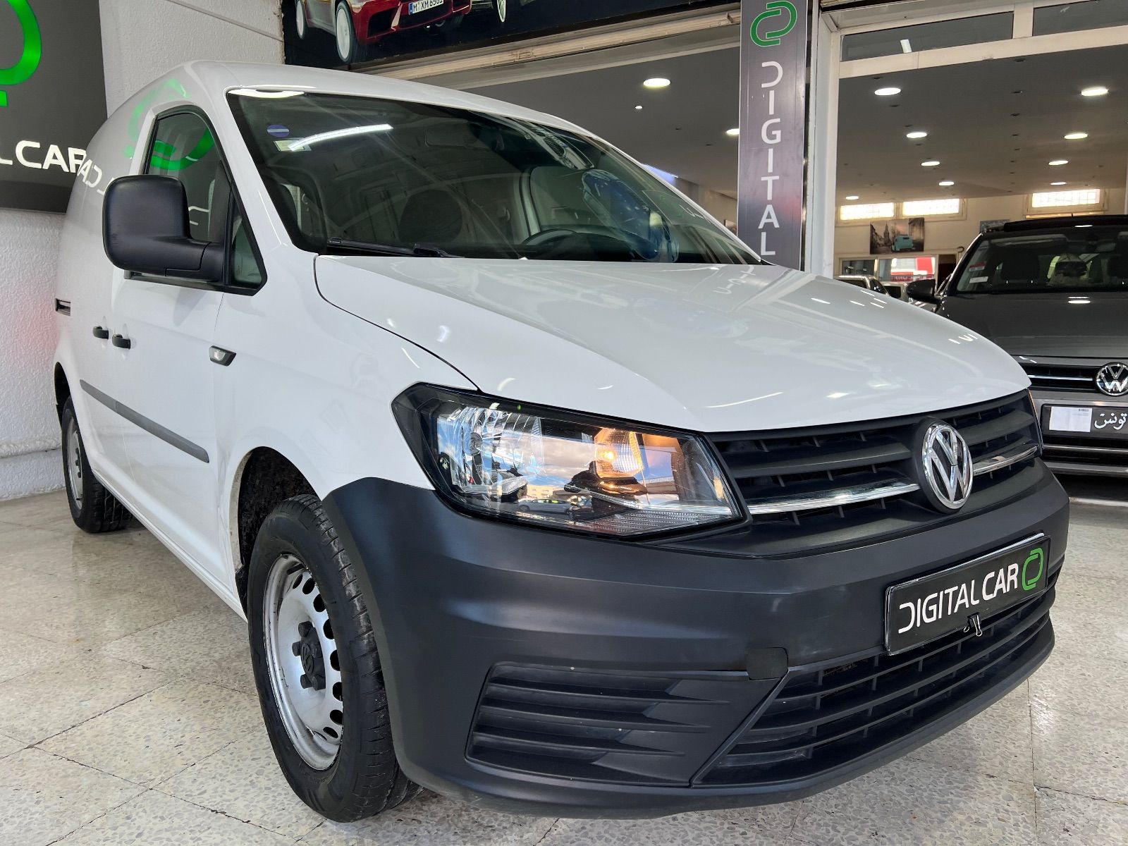 Volkswagen Caddy à Mahdia - Photo 5