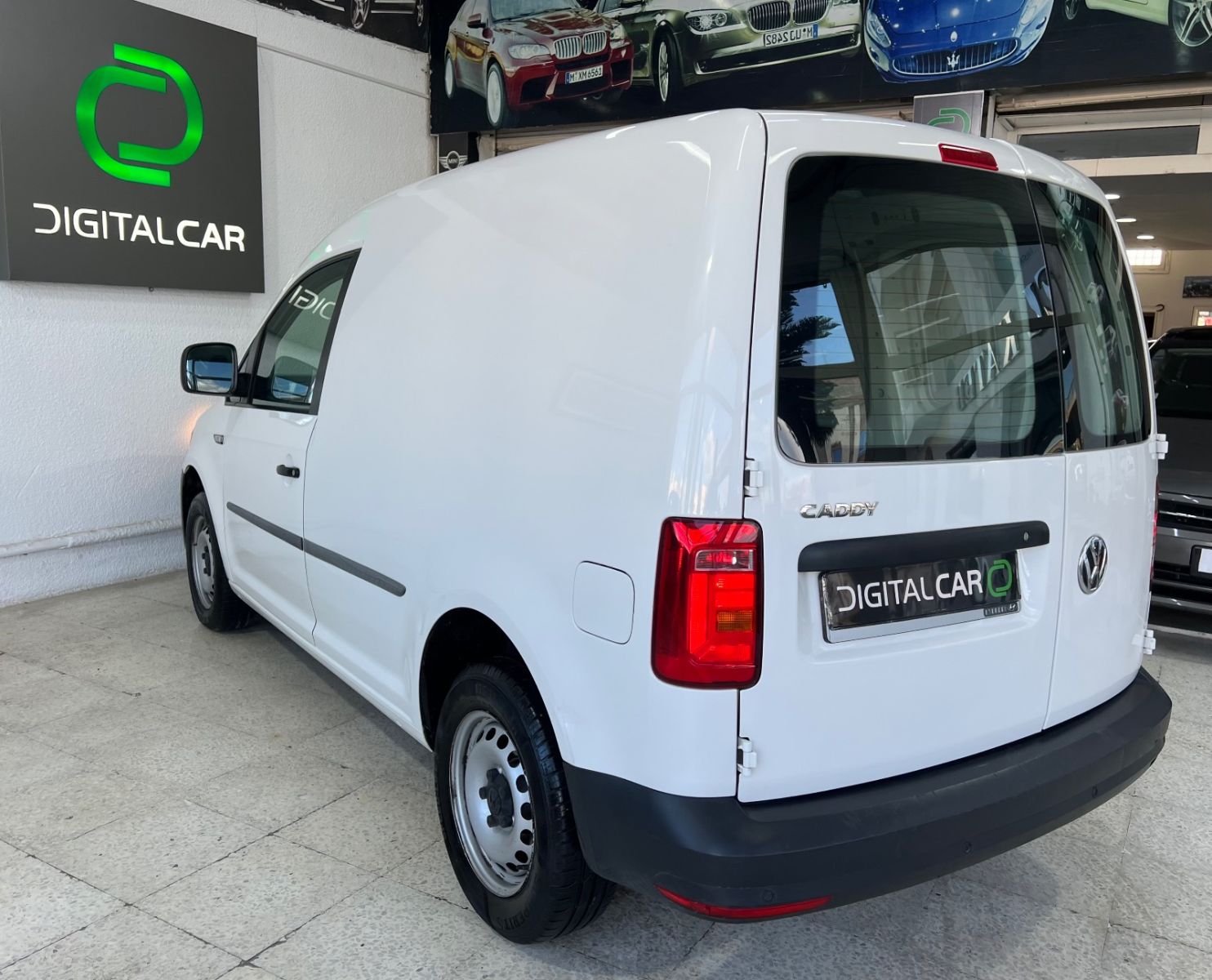 Volkswagen Caddy à Mahdia - Photo 10