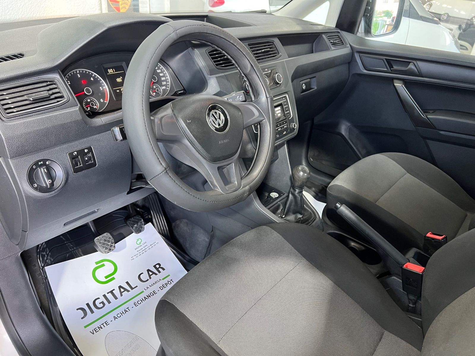 Volkswagen Caddy à Mahdia - Photo 15