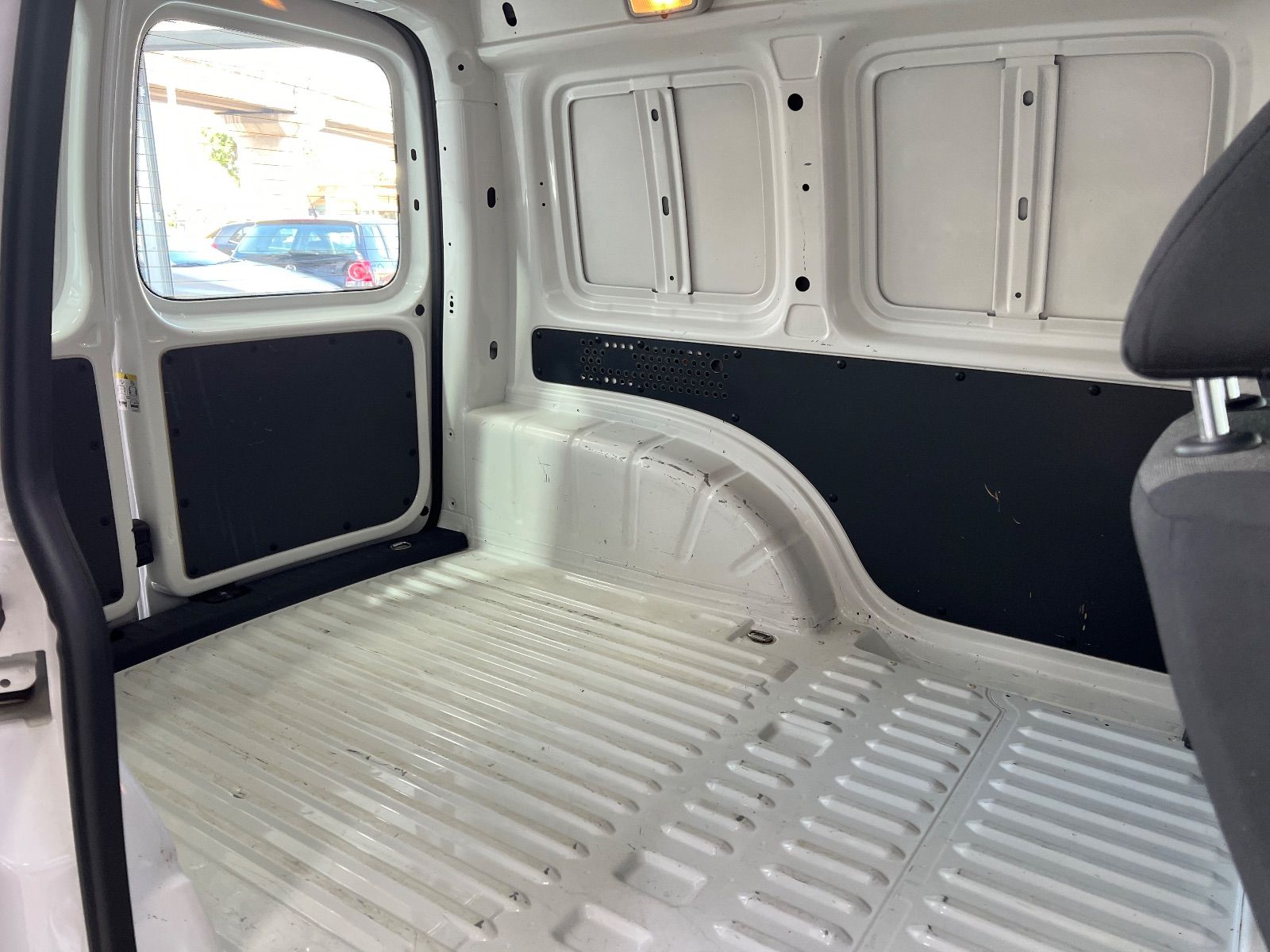 Volkswagen Caddy à Mahdia - Photo 11
